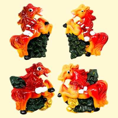 Набор магнитов 24 штуки Год Лошади 5 x 5 см